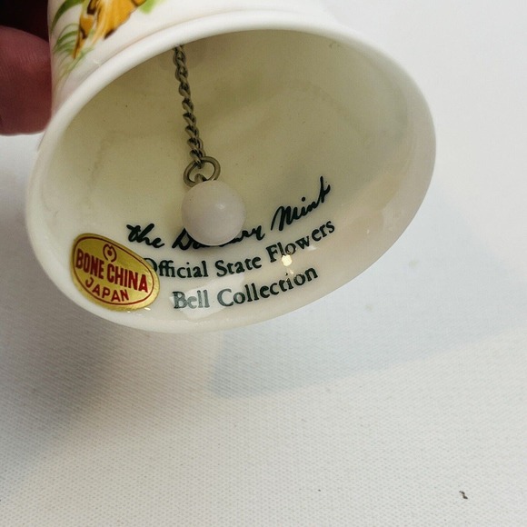 Danbury Mint Tennessee Iris‎ Official State Flower Bell Collection - Picture 3 of 5